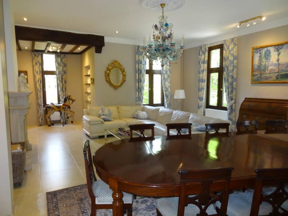 Le Chateau Des Eglantines Montignies-le-Tilleul ภายนอก รูปภาพ
